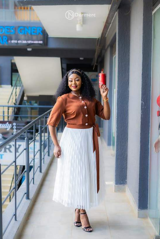 Elegant brown and white colorblock midi dress