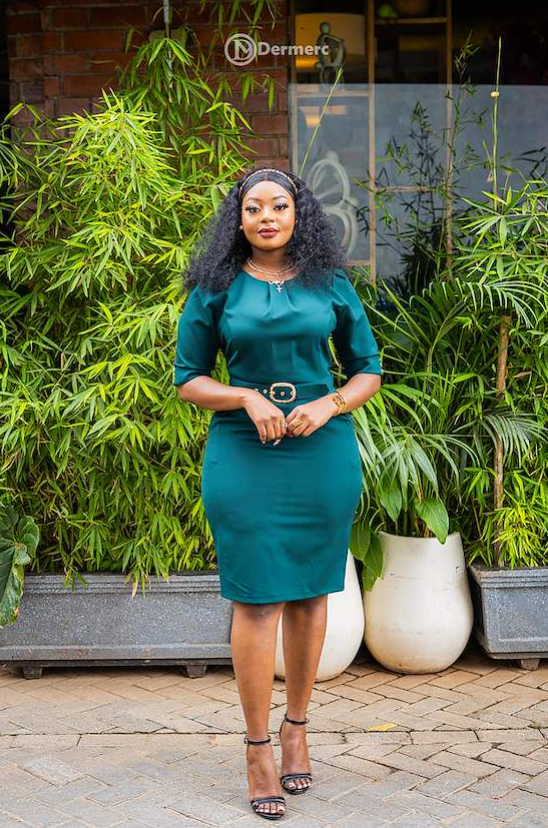 Elegant emerald green sheath dress