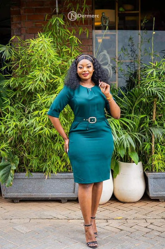 Elegant emerald green sheath dress