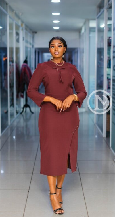 Elegant burgundy midi dress