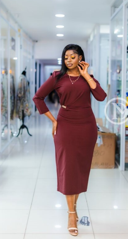 Elegant burgundy midi dress