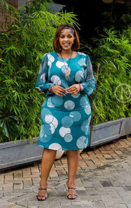 Elegant teal circular print shift  dress