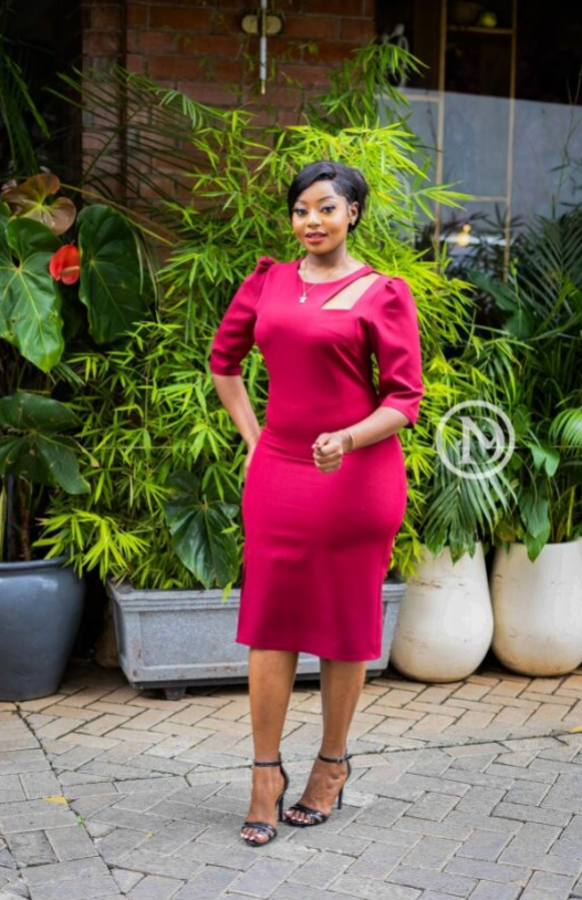 Elegant, vibrant sheath dress