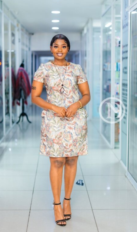 Elegant chic floral shift dress