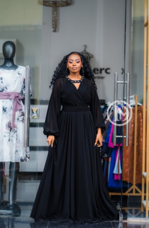 Elegant black maxi dree