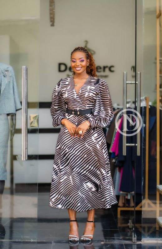 Elegant animal print midi dress