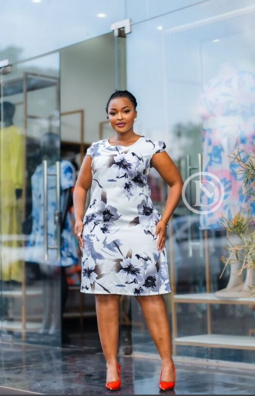 Elegant floral shift dress