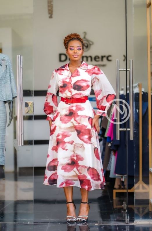 Elegant red floral print midi dress