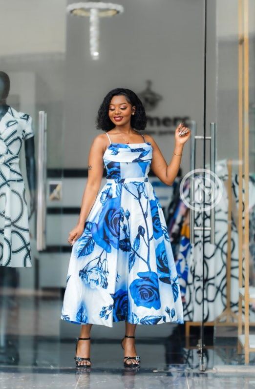 Chic blue sleeveless floral dress