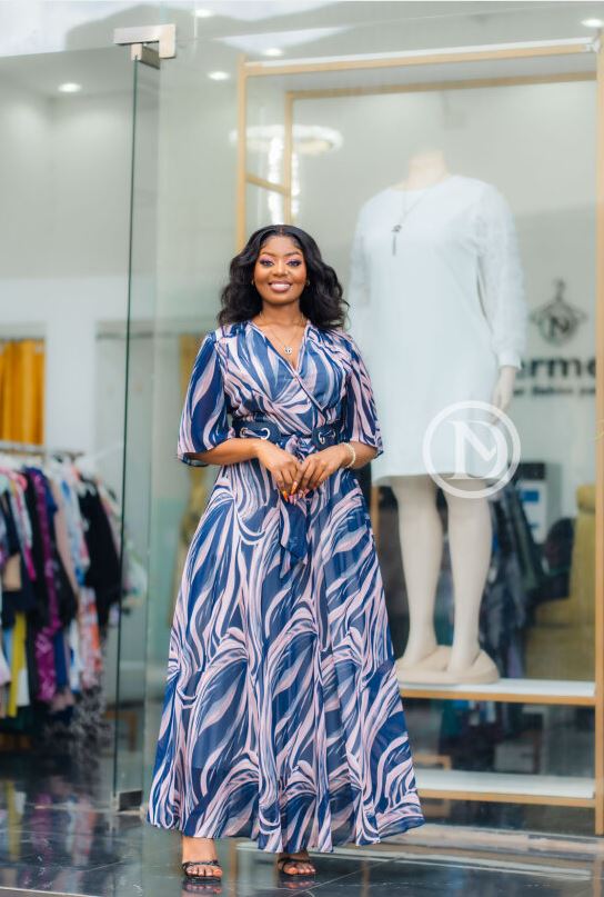 Elegant abstract print maxi dress