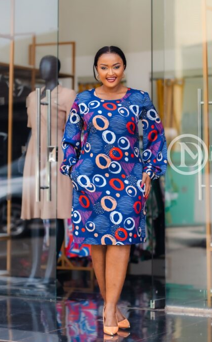 Elegant royal blue geometric-print shift dress