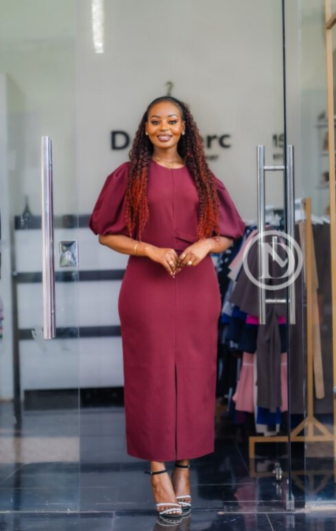 Elegant burgundy midi dress with front slit